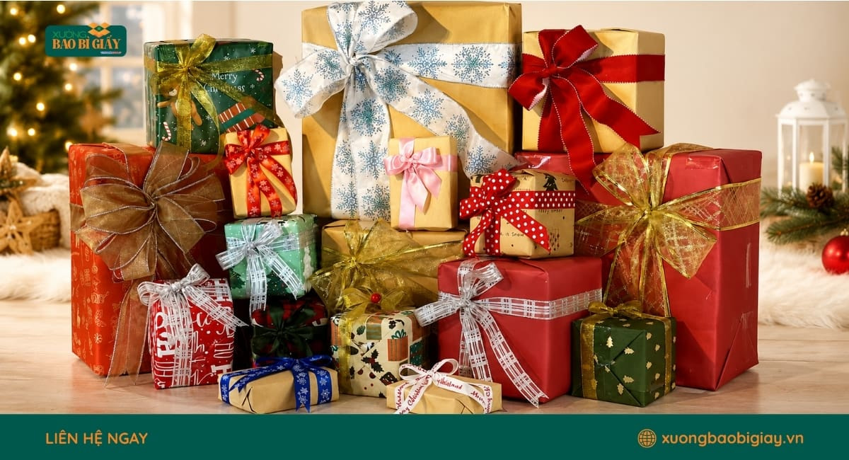Hộp giấy đựng quà Noel đẹp mắt, tạo điểm nhấn nổi bật cho mùa lễ hội cuối năm.