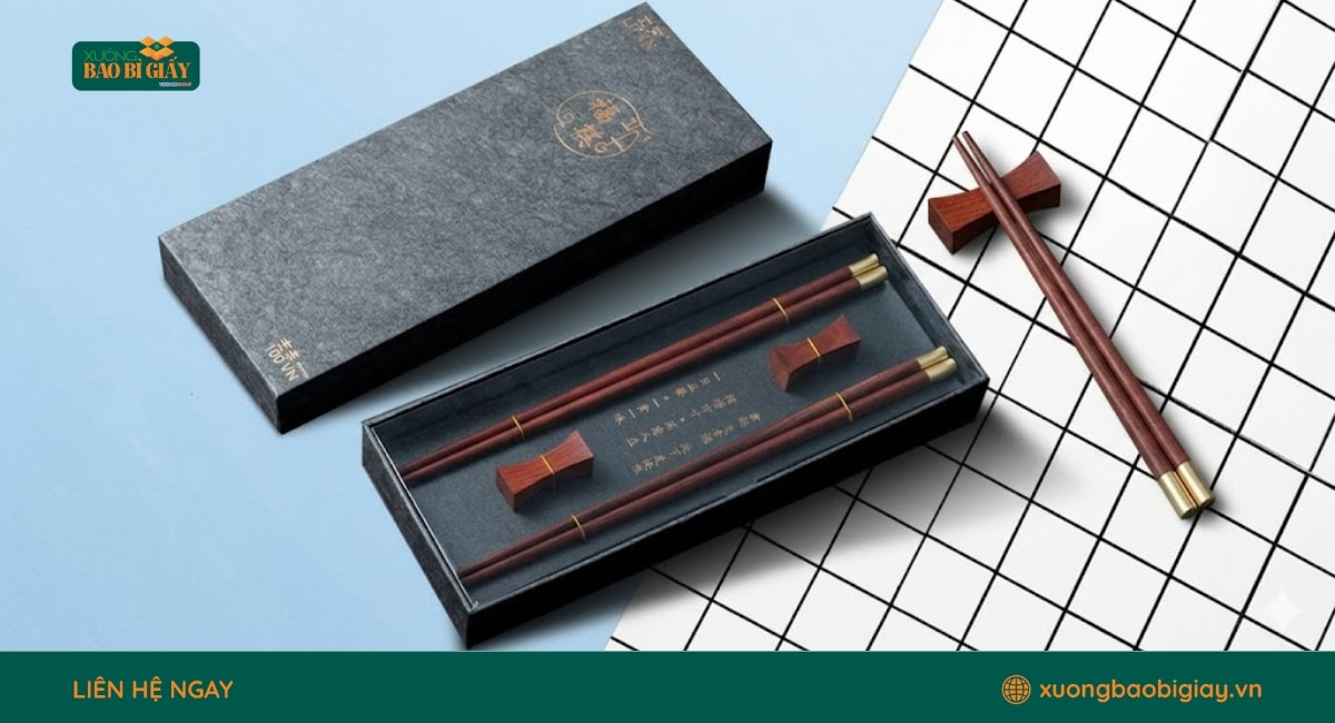 Hộp giấy đựng đũa bền đẹp, hỗ trợ bảo quản dụng cụ ăn uống sạch sẽ và tiện lợi.