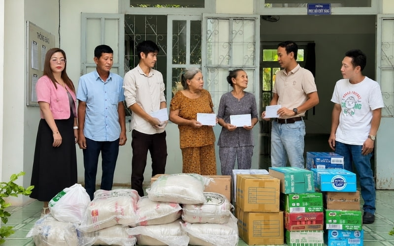 Ảnh hoạt động thiện nguyện hỗ trợ hoàn cảnh khó khăn